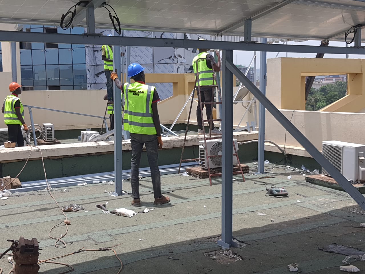 Travaux d'électrification MOHA COM au Mali