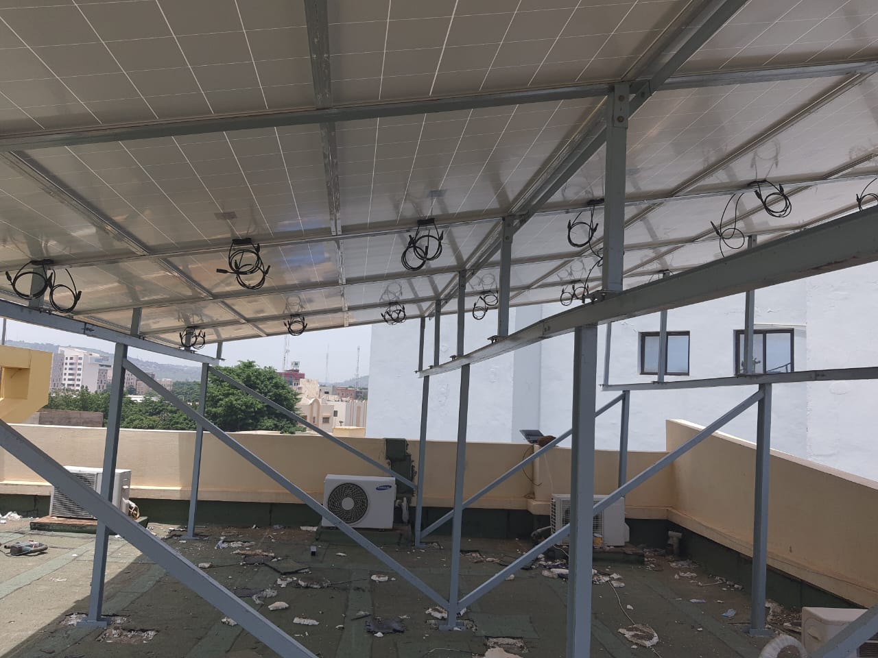 Projet MOHA COM - Panneaux solaires toiture commerciale