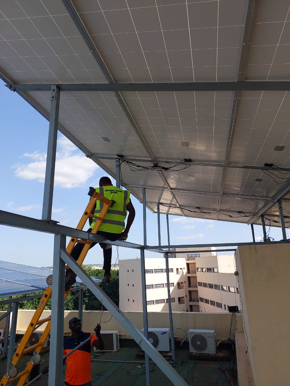 Projet MOHA COM - Installation solaire terrain Mali