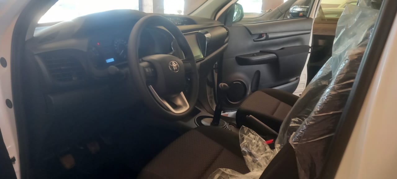 Véhicule Toyota 4x4 - flotte Safety Voyages Services Bamako