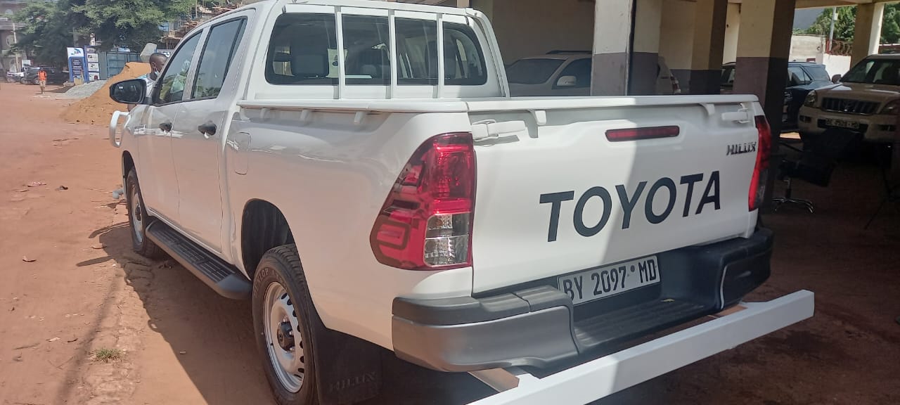 Véhicule Toyota pick-up - flotte Safety Voyages Services Bamako